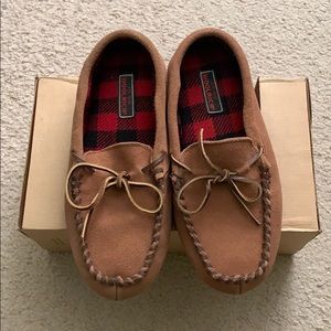 🎊Host Pick! Men’s Woolrich Moccasins 🦬